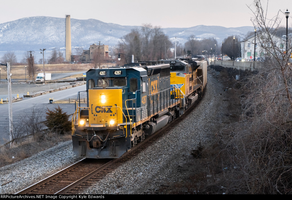 CSX SD40-3 #4287 on B780